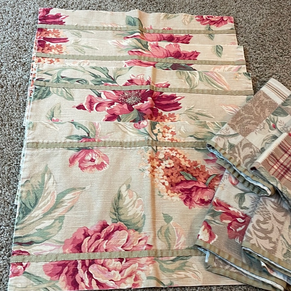 S/4 placemats napkins